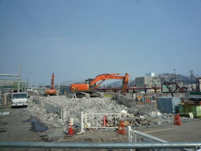 駅舎解体